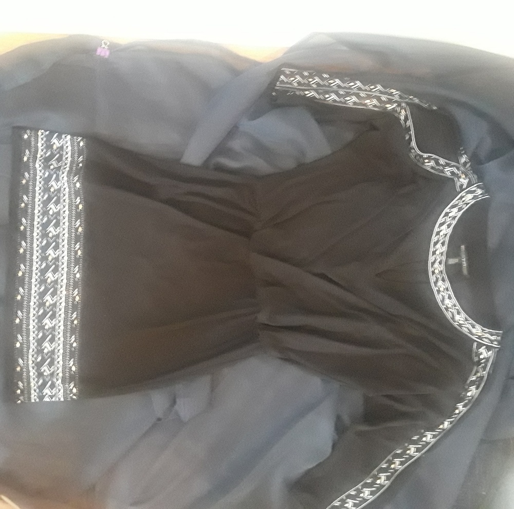 Classy, yet sassy!! 'Shoulder peek' dress